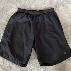 Men’s shorts/ large